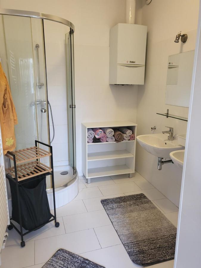 West Appartement Wina Bagian luar foto