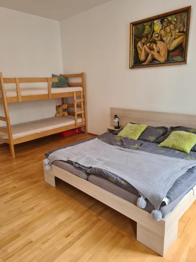 West Appartement Wina Bagian luar foto