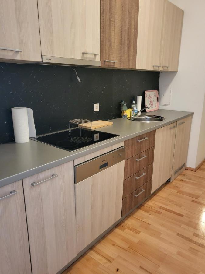 West Appartement Wina Bagian luar foto